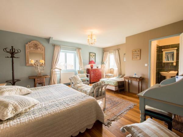 Chambres d'hotes Saint Malo La Barbinais Bed&Breaksfast : photo 1 de la chambre suite - vue sur campagne