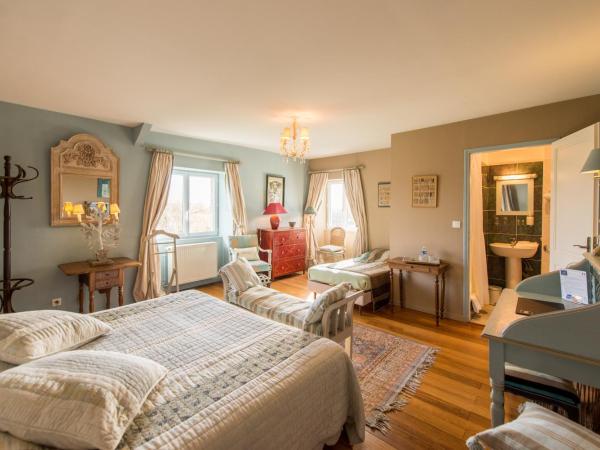Chambres d'hotes Saint Malo La Barbinais Bed&Breaksfast : photo 2 de la chambre suite - vue sur campagne 
