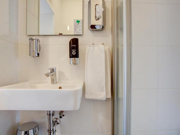 Hotel West : photo 7 de la chambre chambre double