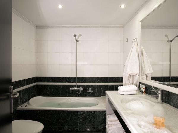 The Majestic Hotel : photo 7 de la chambre chambre double avec vue sur le volcan