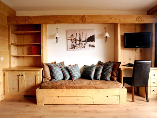 Le Chalet de Flore : photo 6 de la chambre chambre double avec balcon - vue sur montagnes