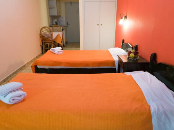 Birais Beach Studios : photo 2 de la chambre chambre double ou lits jumeaux standard avec balcon