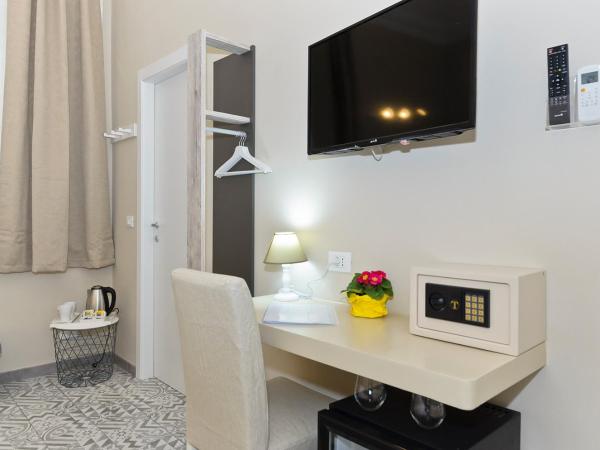 TOHOUSE Rooms : photo 9 de la chambre chambre triple standard