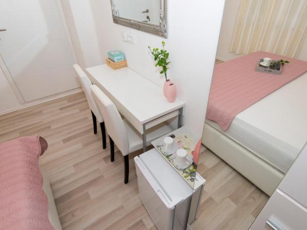 Guest house Lenny rooms : photo 5 de la chambre chambre double ou lits jumeaux