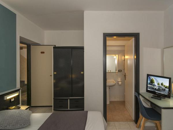 Hotel Amalfitana : photo 8 de la chambre chambre double