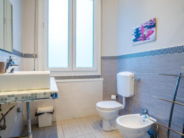 B&B DormiRe Bologna : photo 6 de la chambre chambre quadruple supérieure