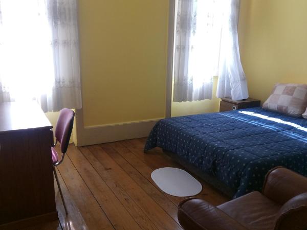 Guesthouse Monsanto : photo 2 de la chambre chambre double