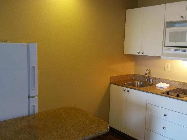 Extended Stay America Suites - Columbus - Polaris : photo 9 de la chambre studio de luxe avec 2 lits doubles – non-fumeurs