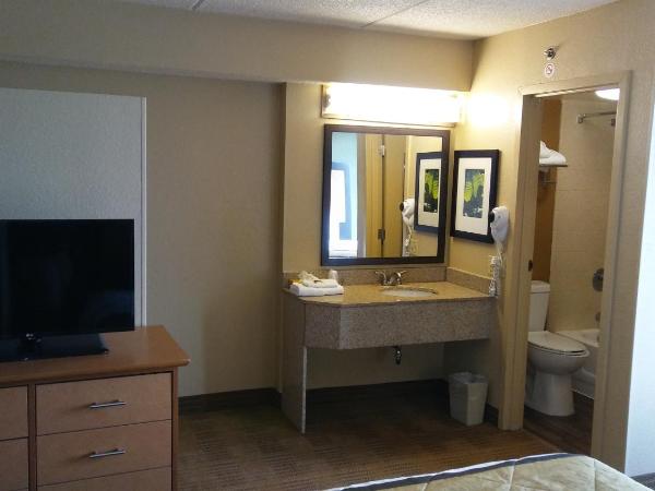 Extended Stay America Suites - Columbus - Polaris : photo 7 de la chambre studio de luxe avec 2 lits doubles – non-fumeurs