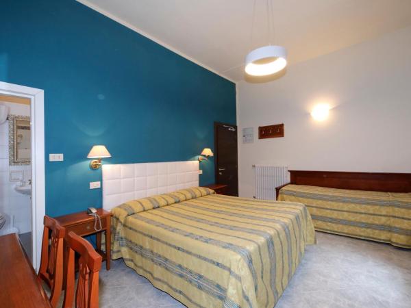 Hotel Moderno : photo 2 de la chambre chambre triple