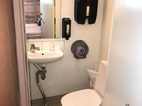 Hotel Barken Viking : photo 6 de la chambre chambre double Économique sans fenêtre