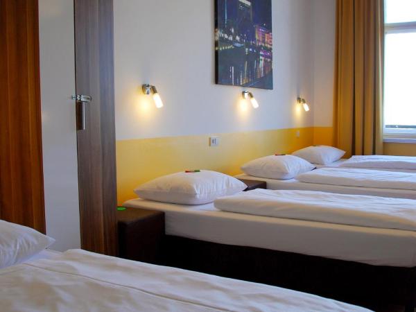 Grand Hostel Berlin Classic : photo 2 de la chambre dortoir de luxe de 6/7 lits