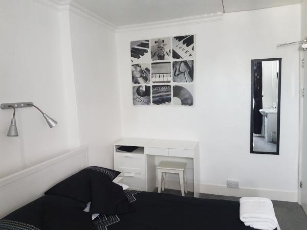 Maon Hotel : photo 1 de la chambre chambre double standard avec salle de bains commune