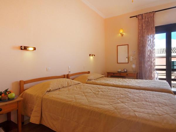 Hotel Atlantis : photo 4 de la chambre chambre double ou lits jumeaux - vue partielle sur mer