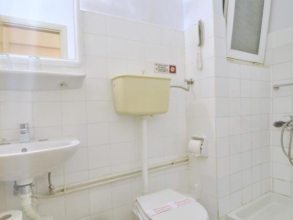 Hotel Atlantis : photo 3 de la chambre chambre double ou lits jumeaux - vue partielle sur mer