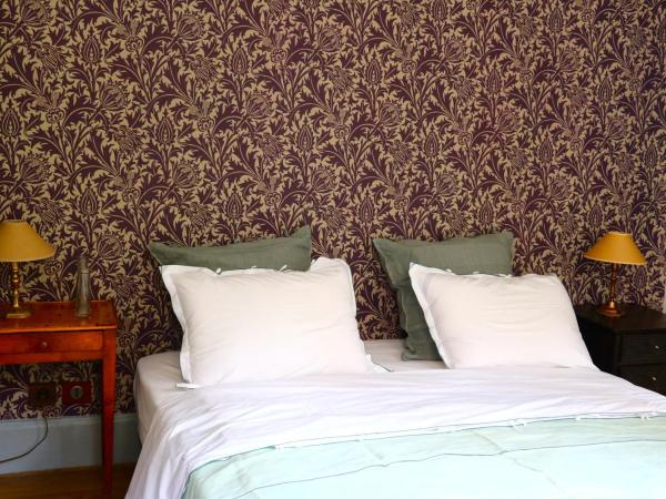 Le 66 : photo 9 de la chambre chambre double - vue sur jardin