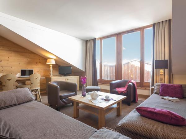 Résidence Pierre & Vacances Premium Les Chalets du Forum : photo 2 de la chambre appartement 3 chambres avec balcon - vue sur montagne (10 personnes)