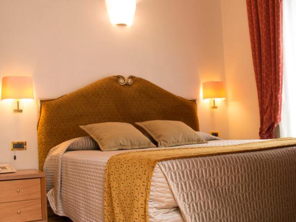 Hotel Europa : photo 6 de la chambre chambre double