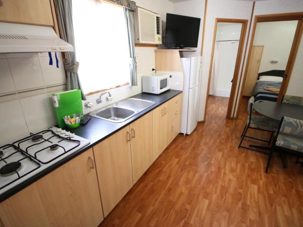 Adelaide Brownhill Creek Tourist Park : photo 4 de la chambre chalet 3 chambres