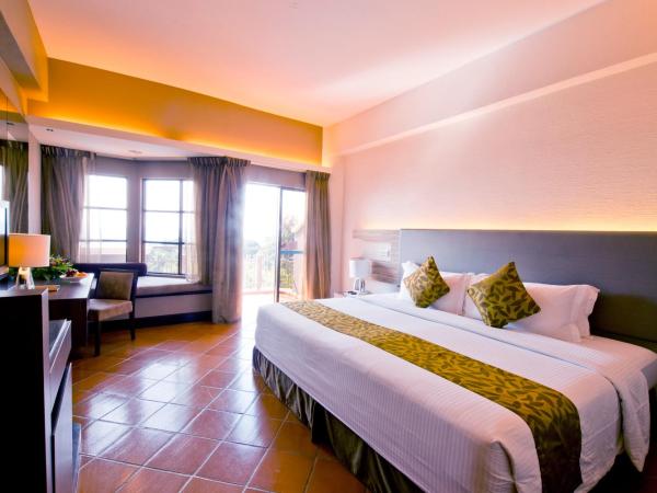 Thistle Port Dickson Resort : photo 2 de la chambre chambre lit king-size deluxe - côté mer