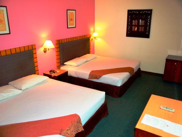 Hotel Caliber : photo 1 de la chambre chambre familiale (4 adultes)