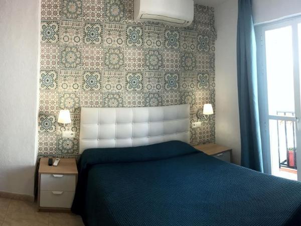 Hostal La Pilarica : photo 5 de la chambre chambre double avec balcon