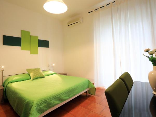 Primo Piano Guesthouse - Bari Policlinico : photo 6 de la chambre chambre double avec salle de bains privative