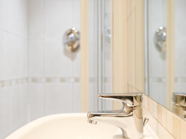 Jesmond Hotel : photo 6 de la chambre chambre simple avec salle de bains