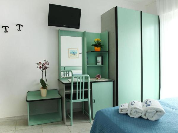 Hotel Dolores : photo 4 de la chambre chambre triple standard