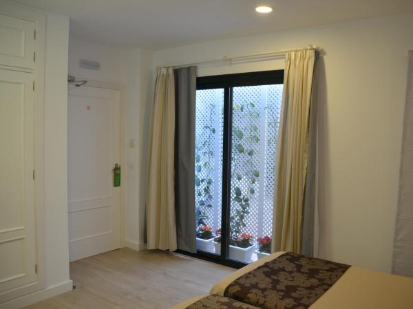 Hotel Doña Lina : photo 8 de la chambre chambre double ou lits jumeaux