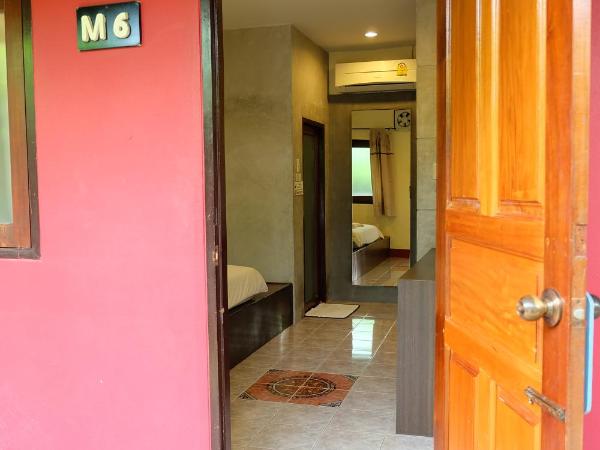 Baan Ma Feung GuestHouse : photo 3 de la chambre chambre lits jumeaux standard