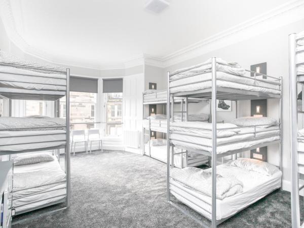 West End Hotel : photo 6 de la chambre lits superposés dans dortoir pour femmes de 12 lits