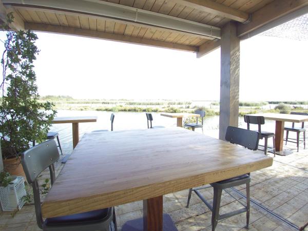 Mas des Cabidoules : photo 5 de la chambre chambre double – vue sur lac