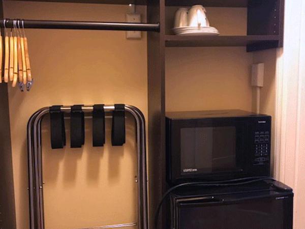 Mayflower Hotel : photo 4 de la chambre chambre familiale