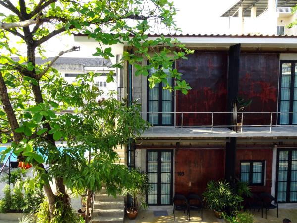 The Warehouse Chiang Mai : photo 8 de la chambre chambre familiale - vue sur montagne