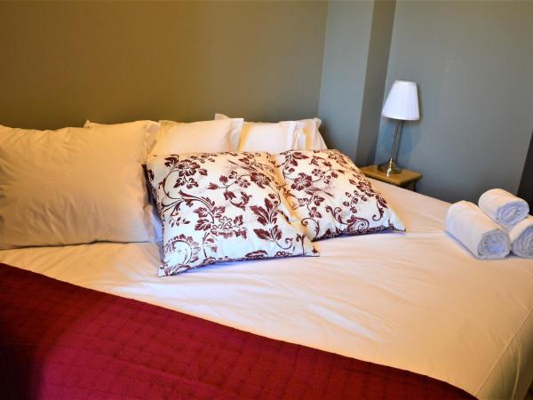 The Bridge : photo 6 de la chambre chambre triple avec salle de bains commune