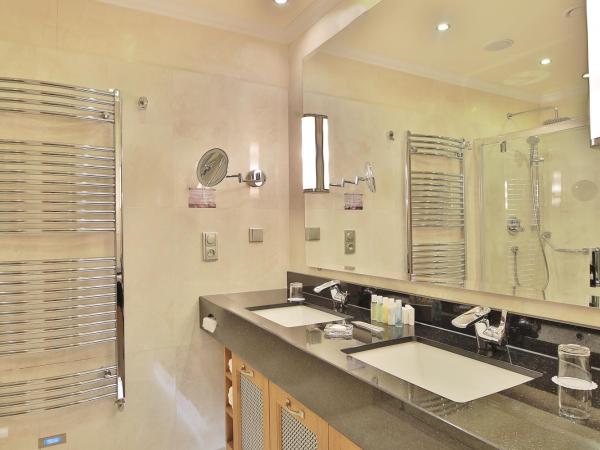 Retro Riverside Wellness Resort : photo 2 de la chambre chambre double supérieure