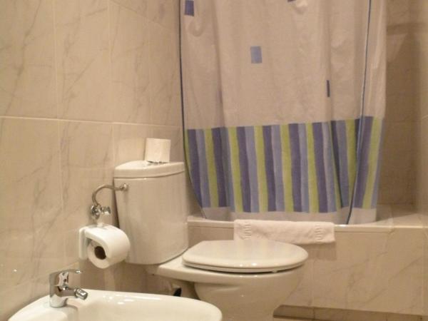 Hostal Benamar : photo 6 de la chambre chambre triple