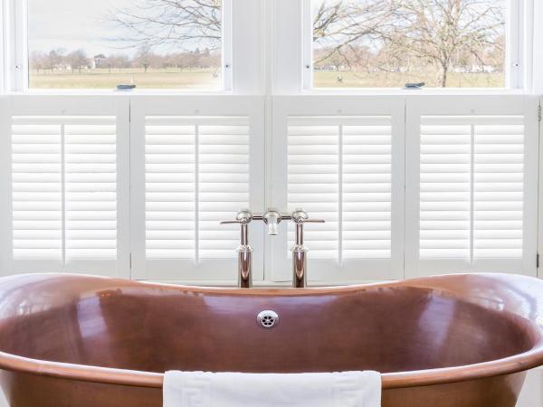 Number 38 Clifton : photo 3 de la chambre suite - vue sur ville et parc