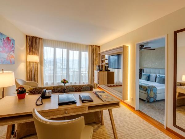 Suitenhotel Parco Paradiso : photo 1 de la chambre suite avec balcon