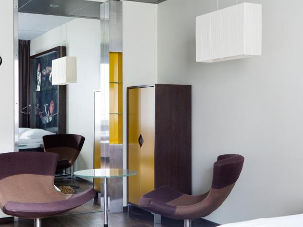 Comfort Hotel Square : photo 4 de la chambre chambre double ou lits jumeaux supérieure