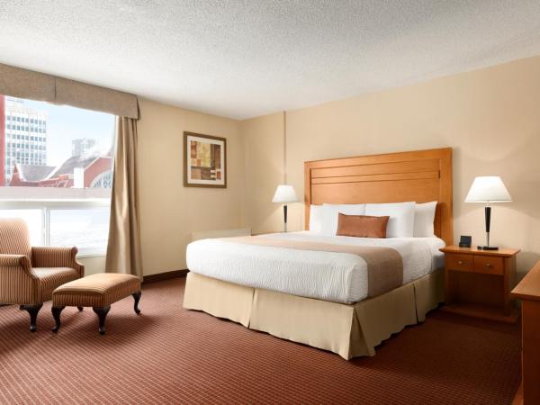 Days Inn by Wyndham Edmonton Downtown : photo 4 de la chambre chambre lit queen-size - non-fumeurs