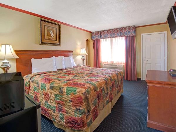 Days Inn by Wyndham Albuquerque Downtown : photo 1 de la chambre chambre lit king-size - non-fumeurs