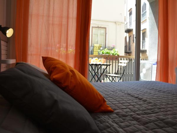 Duca di Villena : photo 4 de la chambre chambre lit king-size avec balcon