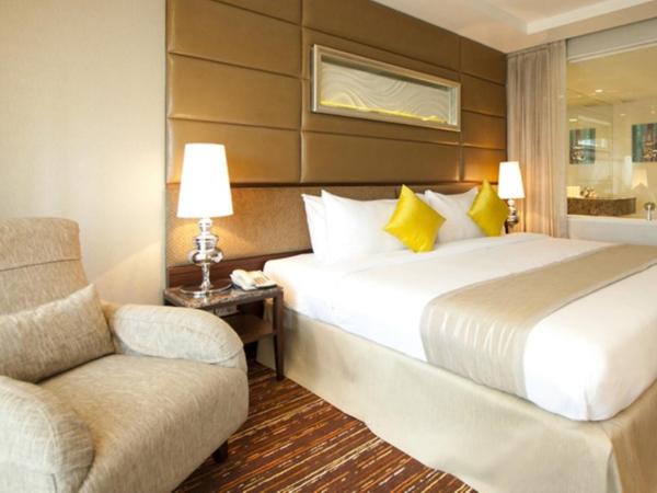 Intimate Hotel Pattaya - SHA Extra Plus : photo 1 de la chambre chambre double de luxe avec baignoire spa 