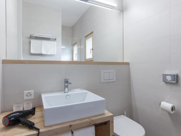 Berghotel Randolins : photo 5 de la chambre hébergement 6 lits