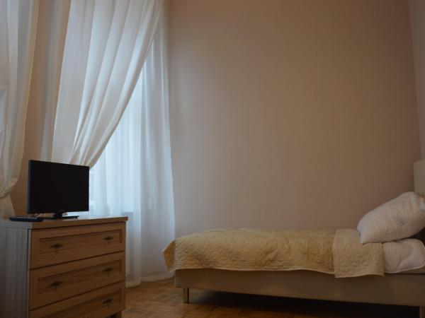 Ada Aparthouse : photo 1 de la chambre chambre double avec salle de bains privative extérieure