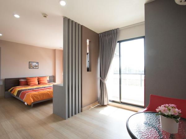 Live at Home Sukhumvit 105 : photo 1 de la chambre appartement