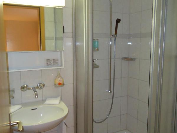 Hotel Tschuggen : photo 5 de la chambre chambre double