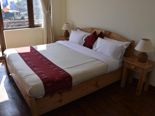 ROKPA Guest House : photo 4 de la chambre chambre double ou lits jumeaux deluxe avec balcon